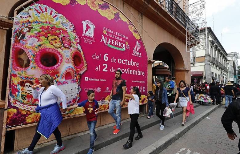 Con éxito se desarrolla la Feria y Festival Cultural del Alfeñique 2018