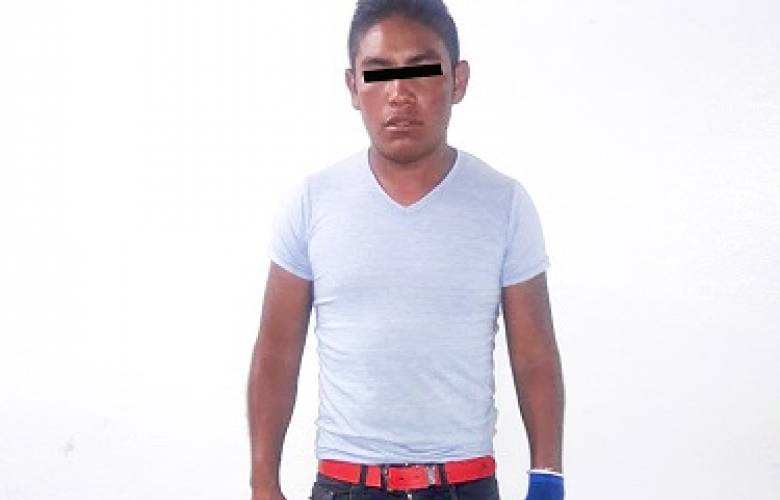 Arresta Policía de Toluca en la colonia Altamirano a un hombre por su presunta responsabilidad en el delito contra la salud 