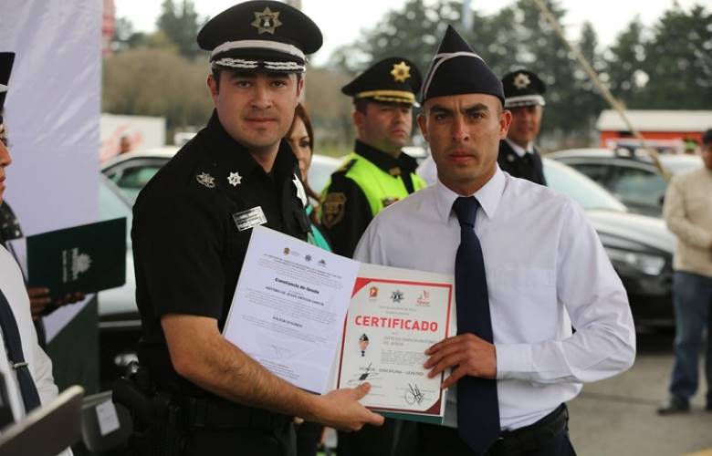 Reconocen a policías de Metepec por su labor