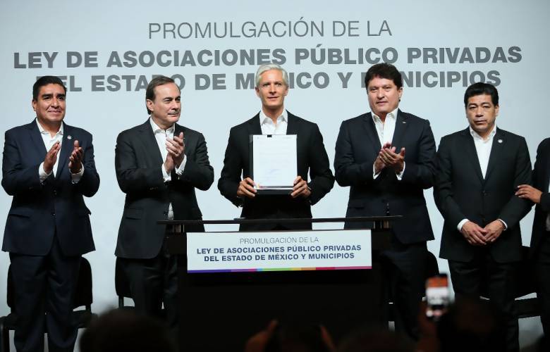 Firma Alfredo Del Mazo, el decreto para promulgar la Ley de Asociaciones Público Privadas del Edoméx