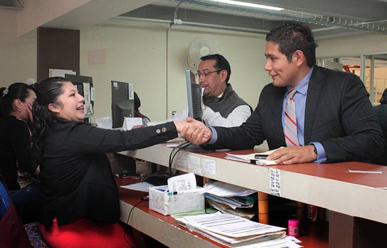 Simplifica Toluca trámites para revalidación de licencias 