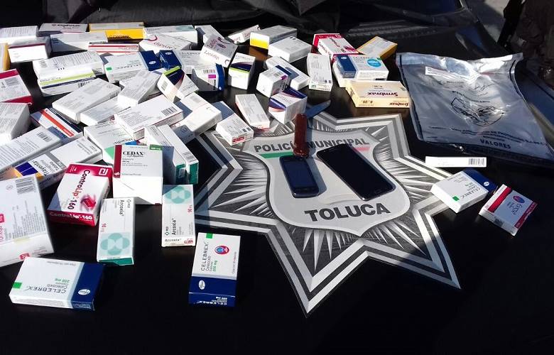 Detiene Policía de Toluca a una persona por robo y portación de arma blanca