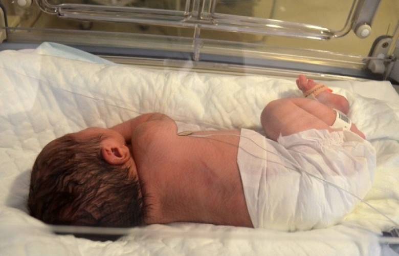 Nace la primera bebé de la Navidad en el Edoméx