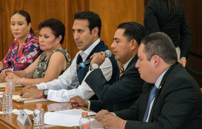 Aprueban comisiones legislativas reformas para rehabilitar  y aprovechar bajopuentes