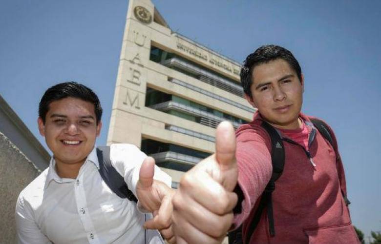 Invierte UAEM más de 52 millones de pesos en becas 
