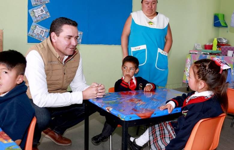 Refrenda secretaría de educación compromiso del GEM para rehabilitar y equipar escuelas de educación básica