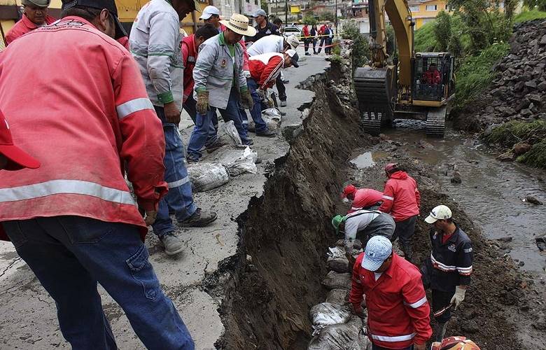 Atiende gobierno municipal colapso de muro de contención del  río verdiguel en santiago miltepec 