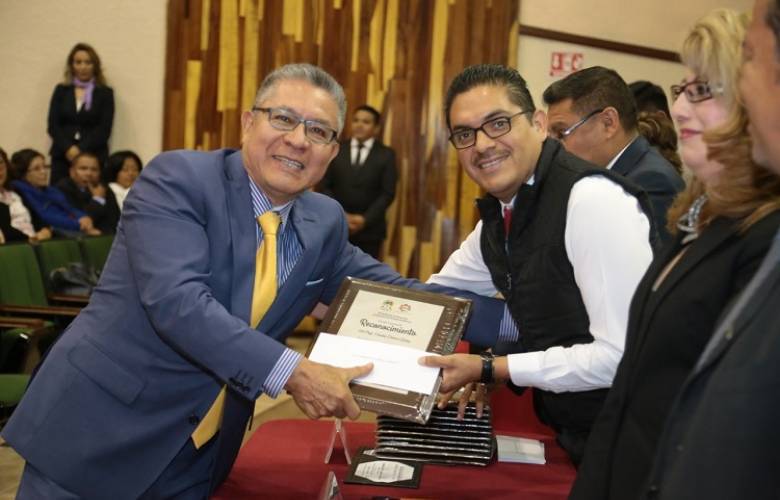 Estamos cumpliendo el compromiso con maestros jubilados: Manuel Uribe