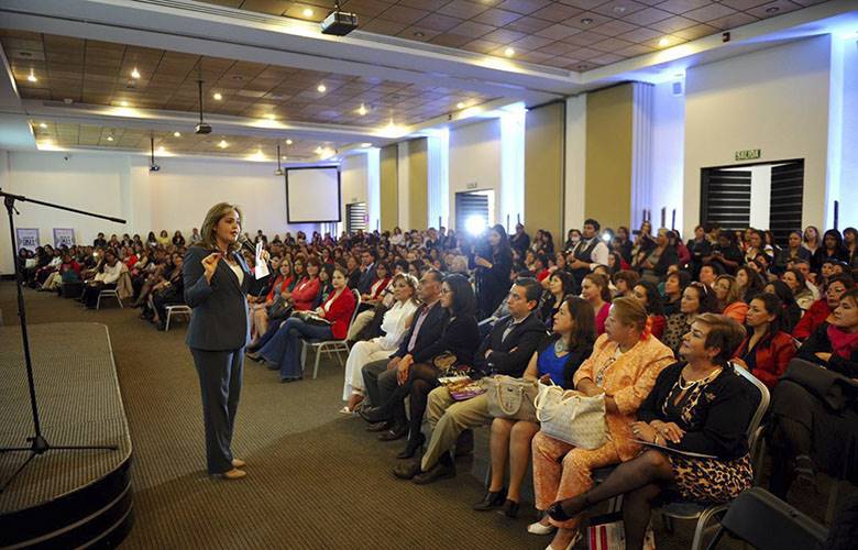 Inauguró jorge olvera teatro isabelino