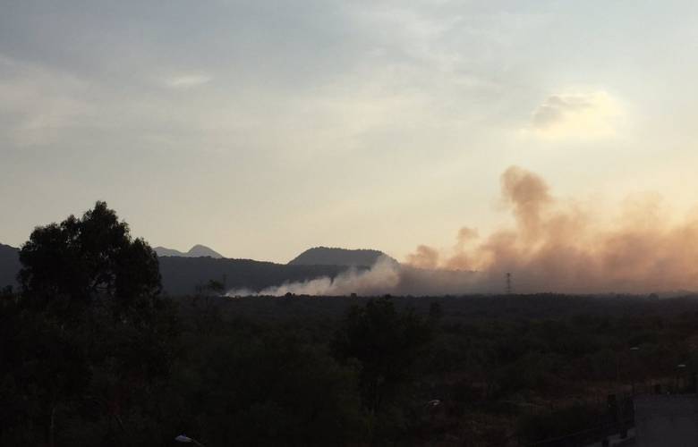 Se registra incendio en  la carretera Picacho-Ajusco