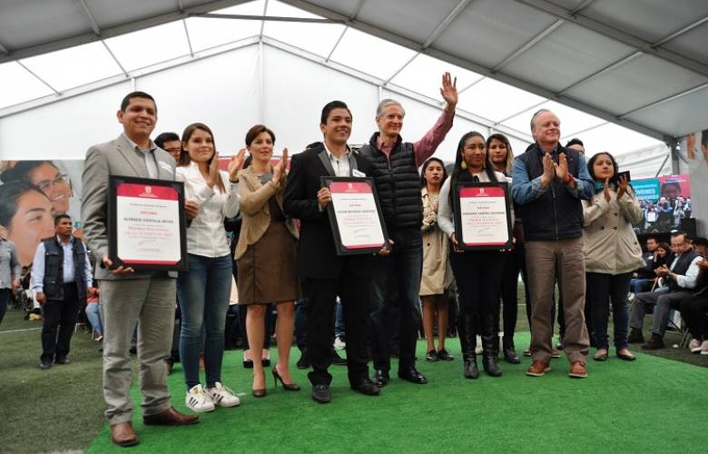 Para jóvenes más oportunidades de desarrollo y más empleo: Alfredo Del Mazo