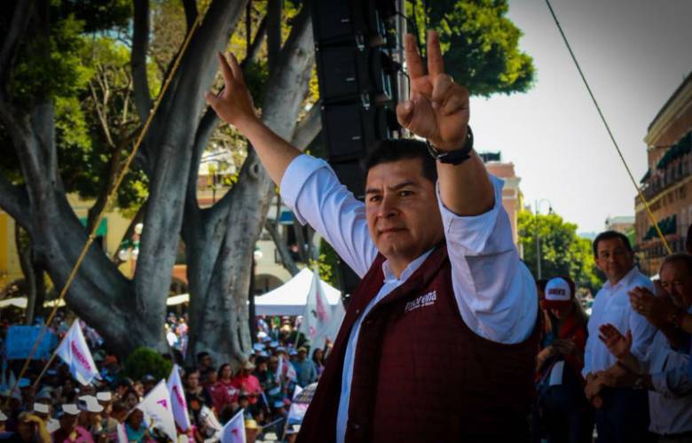Cierran precampañas candidatos de Morena en Puebla