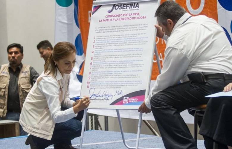 Firma Josefina Vázquez Mota