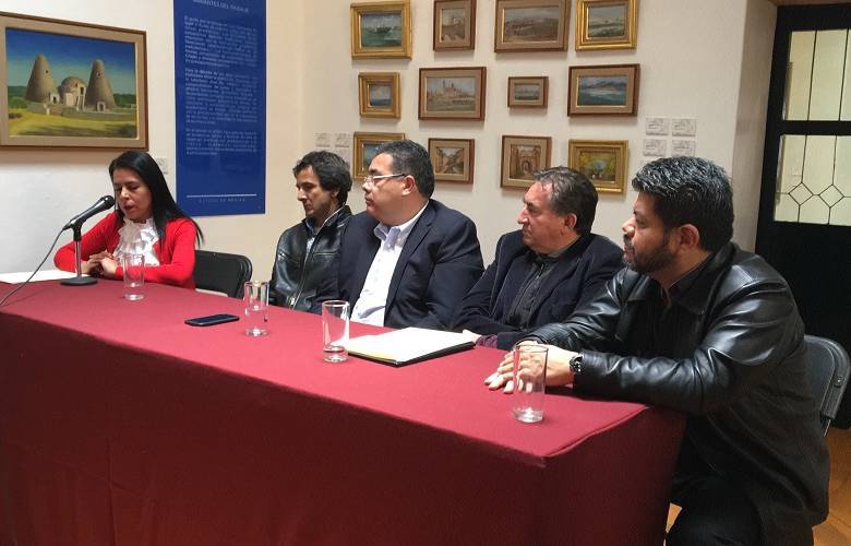 Charlan familia y amigos de la vida y obra de Luis Nishizawa