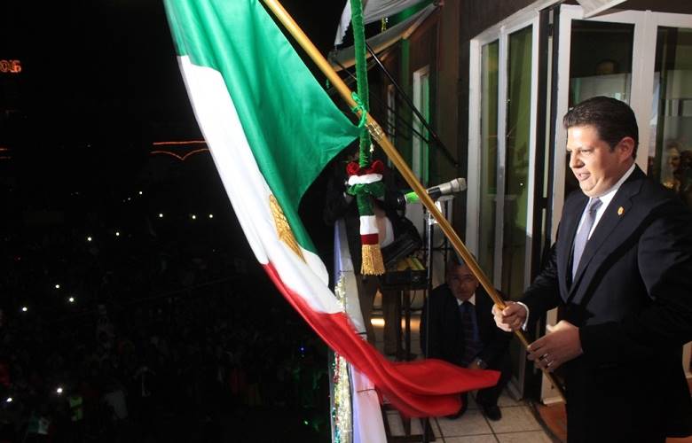 Vive Metepec intensa fiesta patriótica