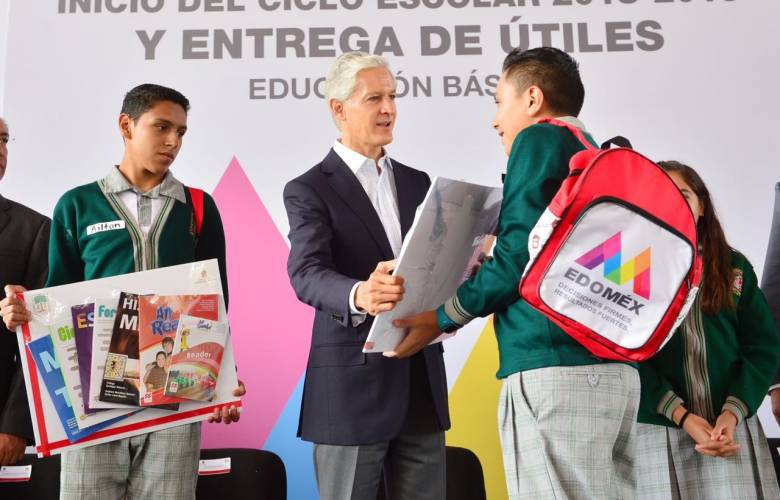Entrega GEM 3 millones de paquetes de útiles escolares para alumnos de nivel básico
