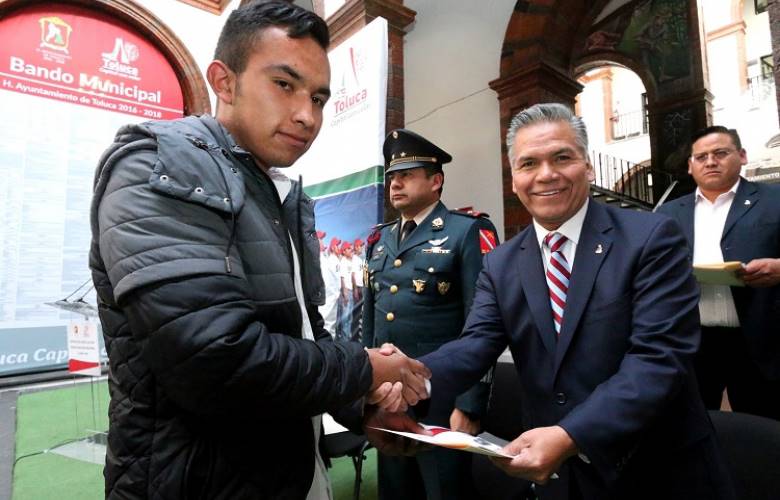 Exhorta h. ayuntamiento de Toluca y sedena a jóvenes clase 1997 a recoger cartilla del smn liberada
