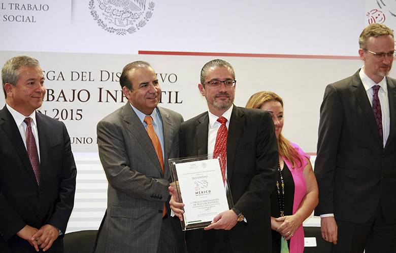 Recibe la pgjem distintivo