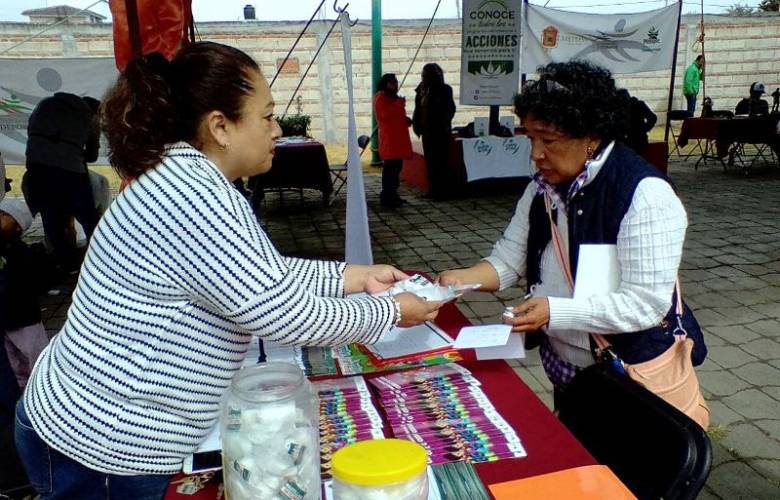 Previenen enfermedades fomentando limpieza en tinacos y cisternas en Metepec 