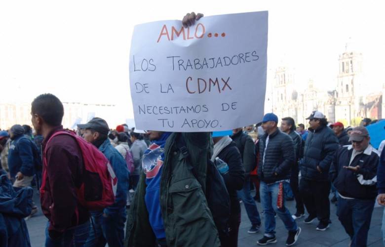 Exigen trabajadores a AMLO cesar despidos en gobierno