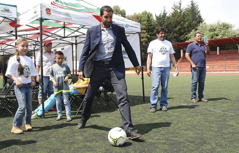 En Metepec presentan escuela municipal de fútbol