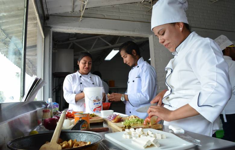 Más de 26 mil mexiquenses capacitados en oficios
