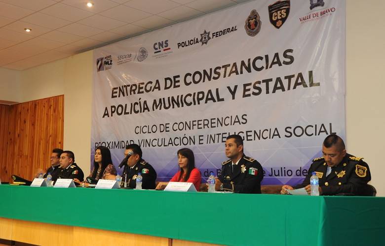 Reciben policías estatales y municipales de Valle de Bravo capacitación por parte de la policía federal