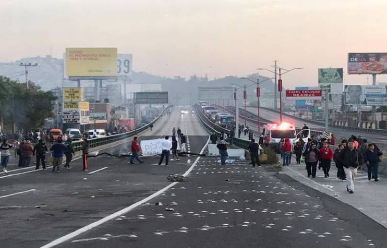 Continúa bloqueada la Autopista México-Pachuca 