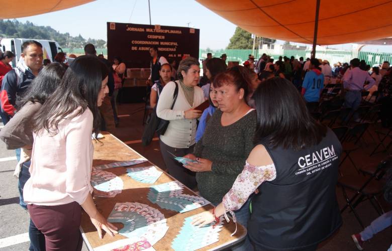 Acercan servicios de protección a los derechos a comunidades otomíes 