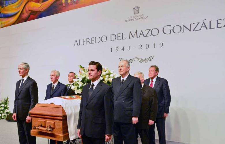 Montan guardia solemne de honor a el ex Gobernador del Estado de México, Alfredo Del Mazo González