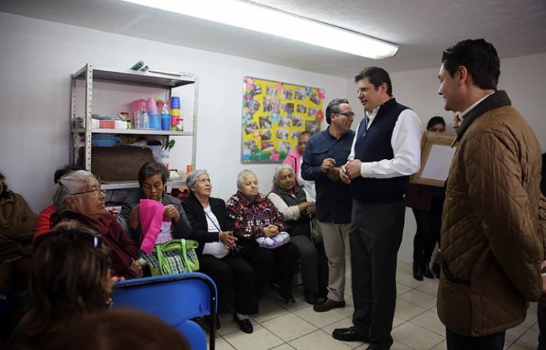 Atiende alcalde solicitudes de autoridades auxiliares
