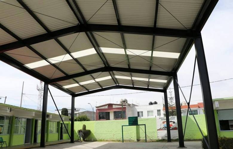Mejoran infraestructura educativa en Toluca