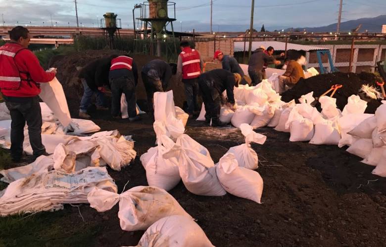 Continuán labores para controlar el escurrimiento de agua en San Mateo Atenco