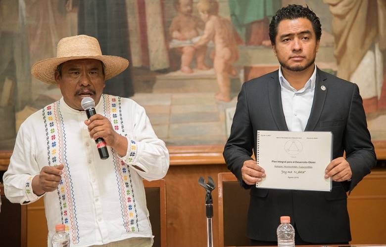 Reciben plan integral para el desarrollo otomí 