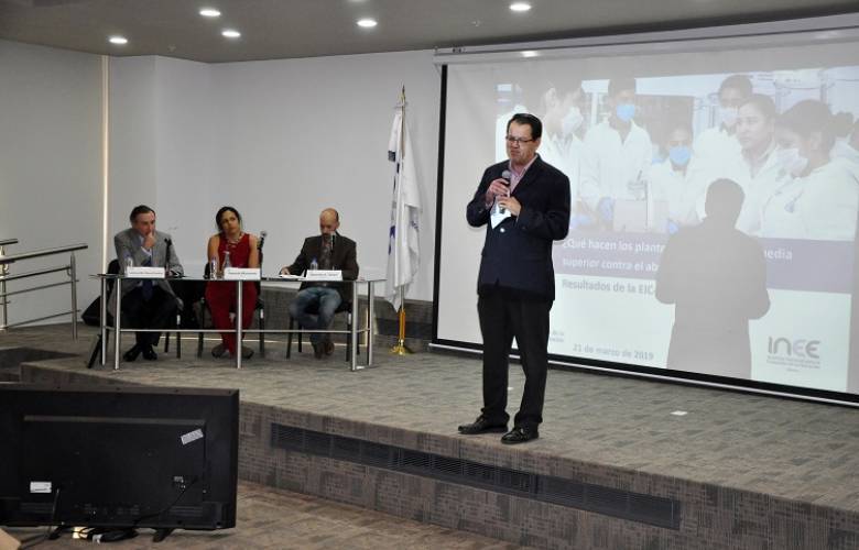 Reprobación, una de las causas de  abandono en la Educación Media Superior: INEE