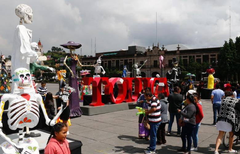 Nuevas letras monumentales en Toluca 