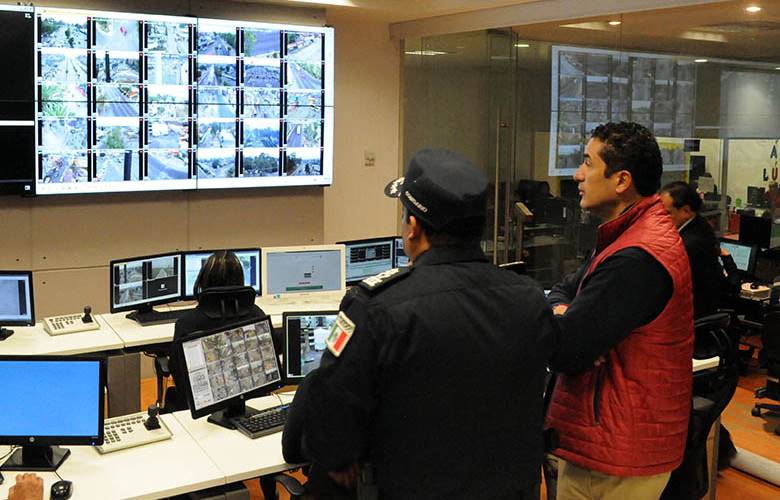 Visita alcalde centro de operaciones del c-4