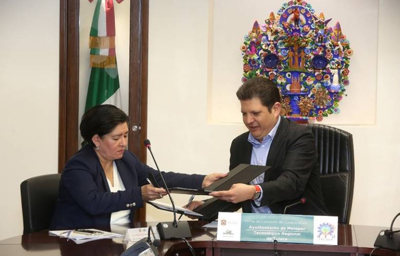 Recibe Huixquilucan 3 patrullas donadas por vecinos de tecamachalco