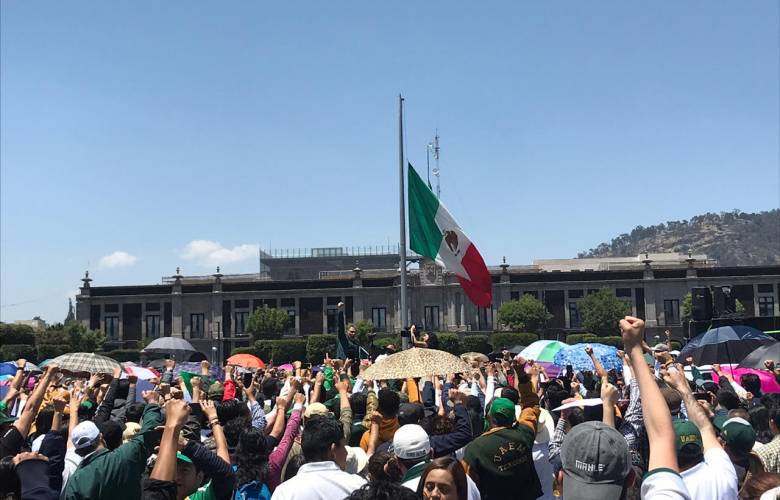 Marchan universitarios por Autonomía de la UAEMéx 