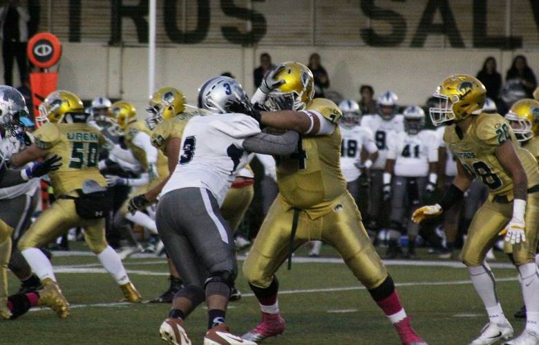 Potros Salvajes 45-13 se impone a Toros Salvajes