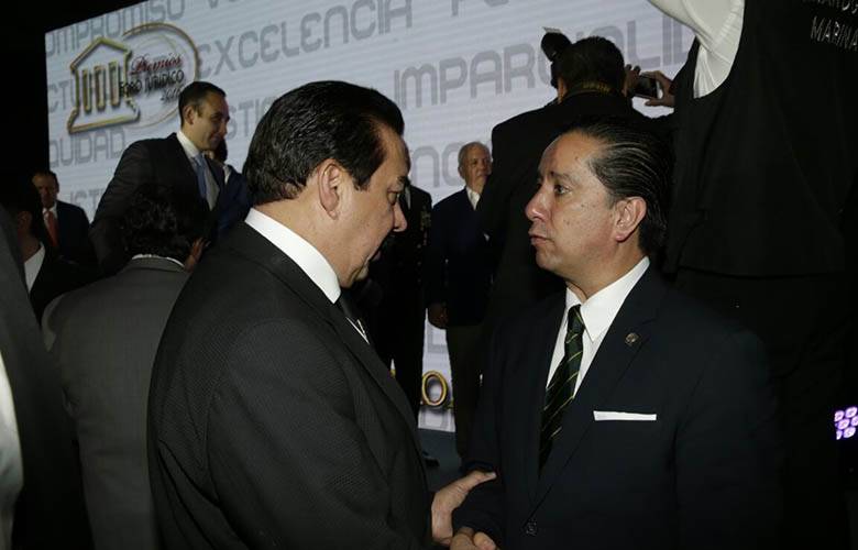 Reconocen a jorge olvera por 