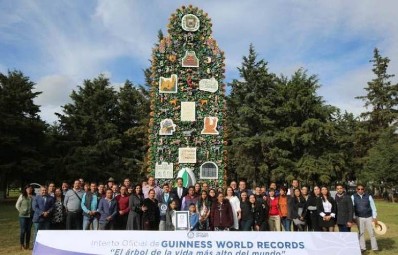 Recibe Metepec el certificado de Guinness World por el monumental 