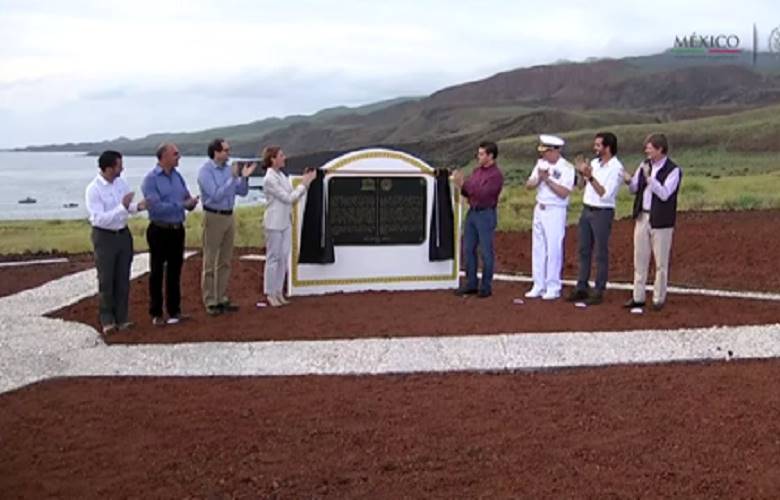 Recibe el presidente enrique peña nieto el certificado de la unesco que acredita al archipiélago de revillagigedo como patrimonio natural