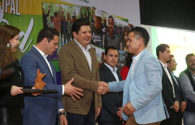 Premia Metepec a sus jóvenes en primer concurso municipal