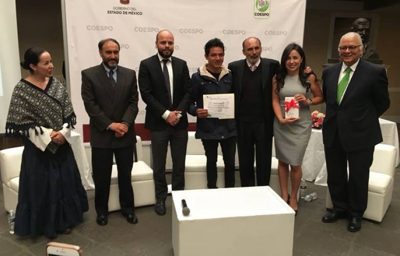 Joven Izcallense logra primer lugar en dibujo a nivel nacional