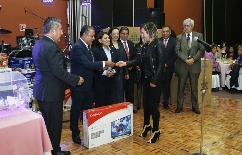 Reconoce UAEM a madres universitarias