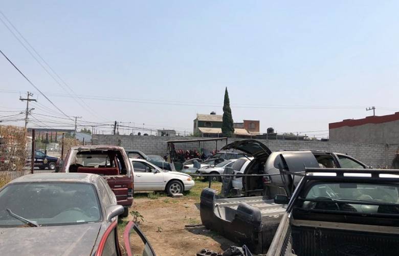 Asegura FGJEM 30 vehículos mediante cateo en Tultitlán
