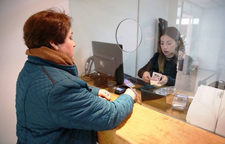 Aprovechan vecinos bonificaciones y descuentos en pago de agua