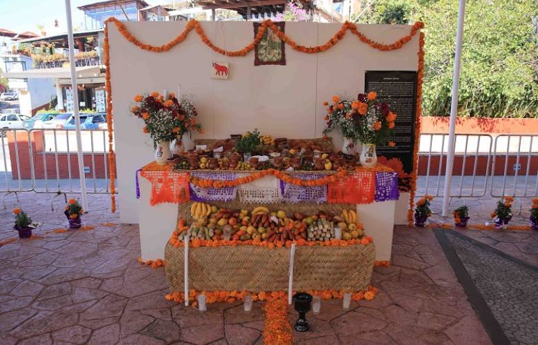 Ofrendas de las etnias indigenas del EDOMEX reviven tradiciones en festival de las almas