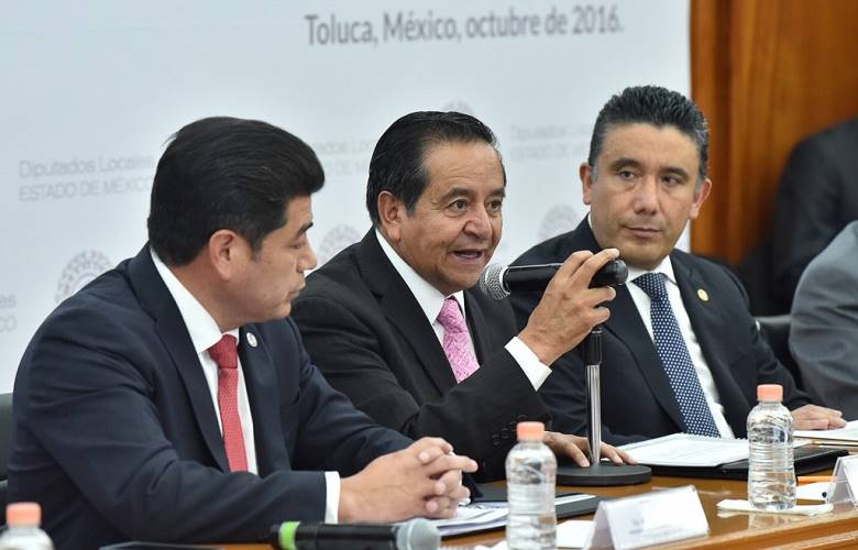Solicitan legisladores blindar programas sociales  y vincular política  social con modelo productivo